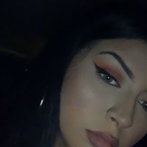 Meet your Posher, Sarina